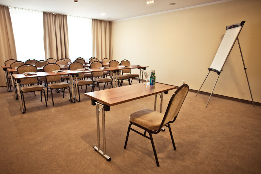 Hotel Mazovia Airport Modlin Nowy Dwor Mazowiecki Business photo